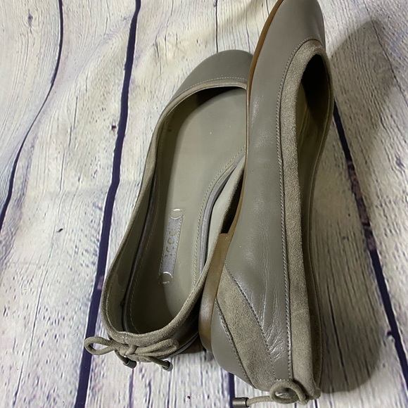 Ecco Gray Leather & Suede Ballet Flats Size 36 (6) - Picture 7 of 12